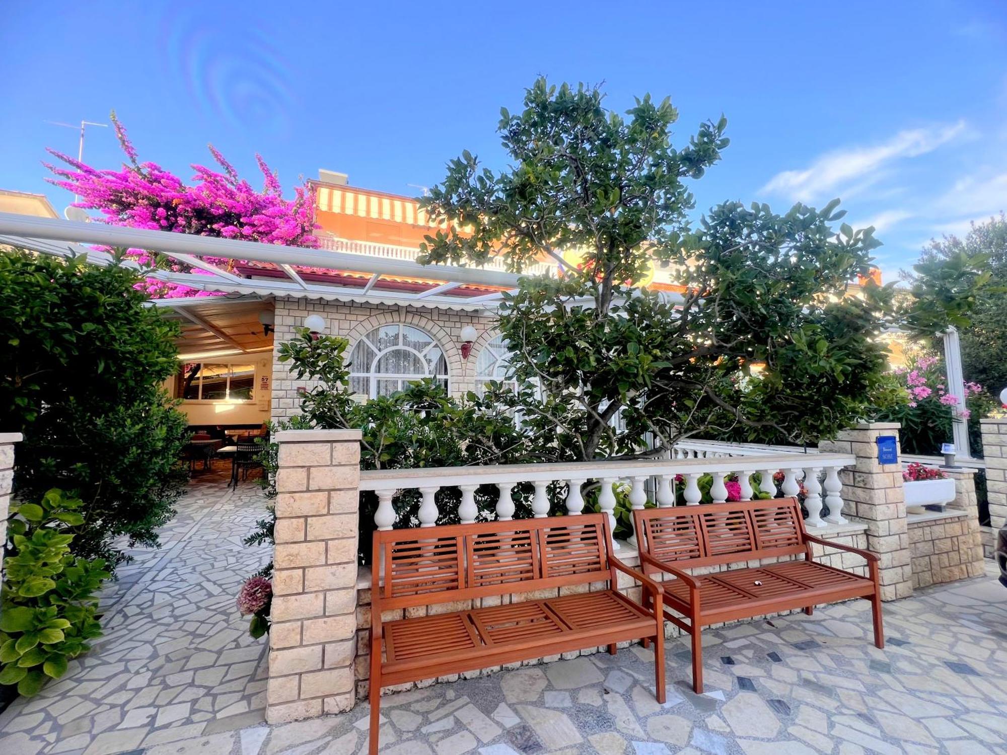 Bed & Breakfast Rab Palit Ngoại thất bức ảnh